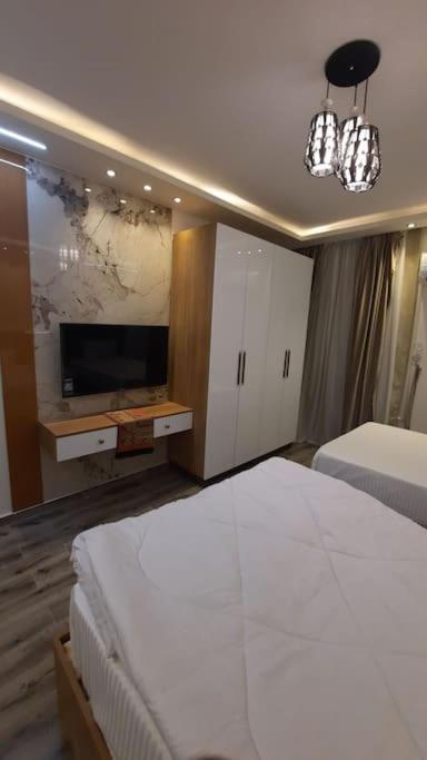 المهندسين جامعة الدول ميدان لبنان الدقي فندقية *