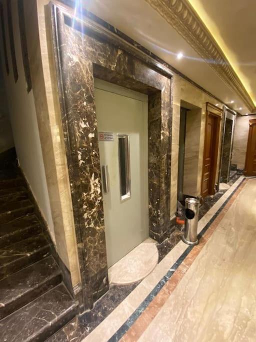 المهندسين جامعة الدول ميدان لبنان الدقي فندقية * Cairo