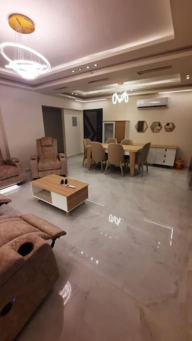 المهندسين جامعة الدول ميدان لبنان الدقي فندقية * Cairo