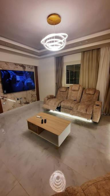المهندسين جامعة الدول ميدان لبنان الدقي فندقية