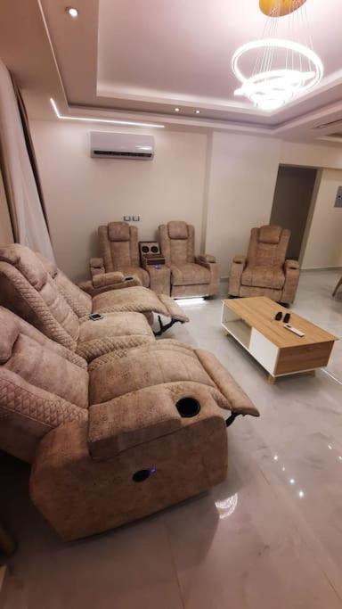 المهندسين جامعة الدول ميدان لبنان الدقي فندقية *