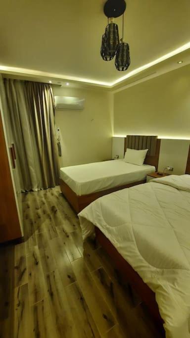المهندسين جامعة الدول ميدان لبنان الدقي فندقية * Cairo