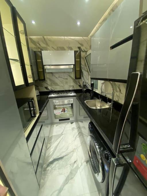 المهندسين جامعة الدول ميدان لبنان الدقي فندقية *