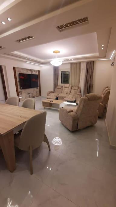 المهندسين جامعة الدول ميدان لبنان الدقي فندقية *